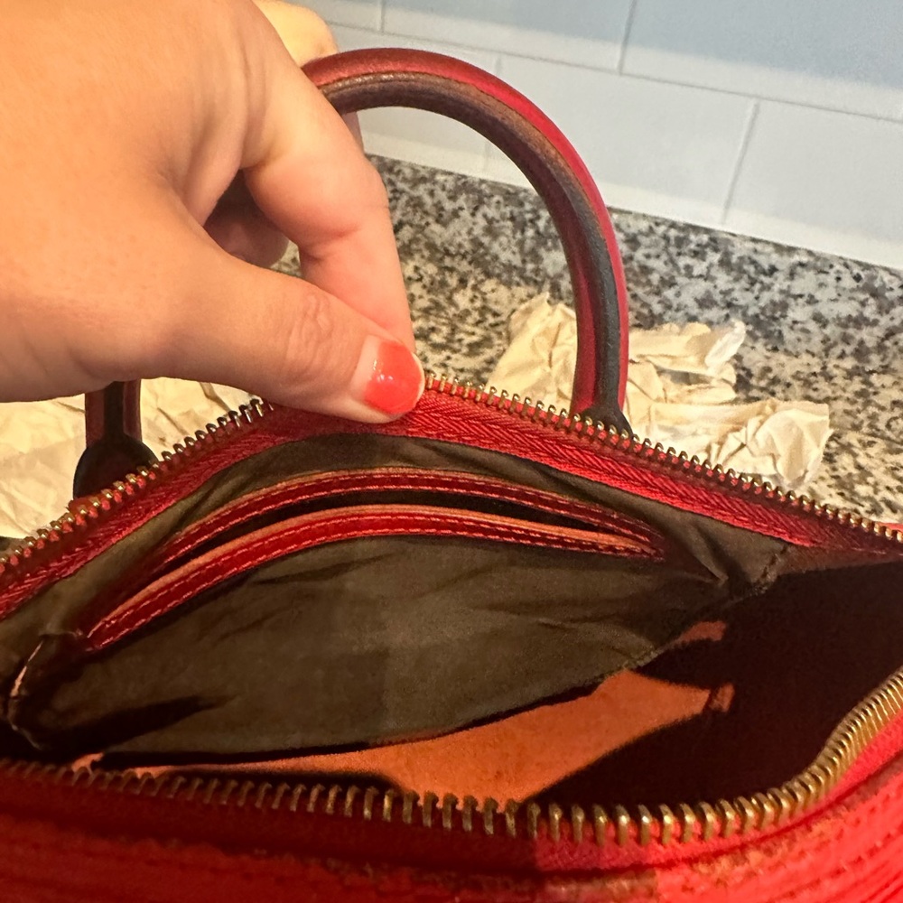 Louis Vuitton Epi Speedy 25 in Castilian Red. - Picture 5 of 16